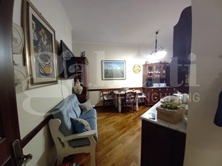 Quadrilocale in Vendita a Bari, 395'000€, 144 m²