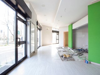 Negozio in Vendita a Cusano Milanino, 270'000€, 80 m²
