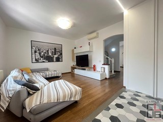 Casa Indipendente in Vendita a Empoli, 435'000€, 220 m², arredato, con Box