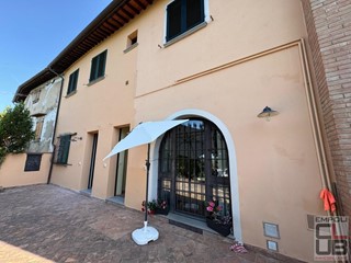 Casale in Vendita a San Miniato, 395'000€, 200 m², arredato