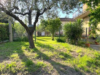 Villa bifamiliare in Vendita a Massa, 265'000&euro;, 90 m²