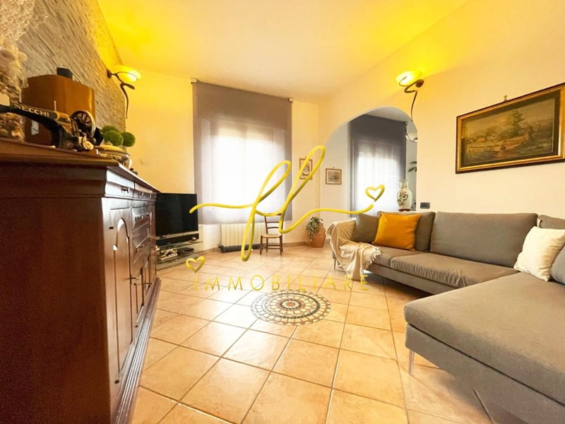 Quadrilocale in Vendita a Castelnuovo di Val di Cecina, 128'000€, 80 m²