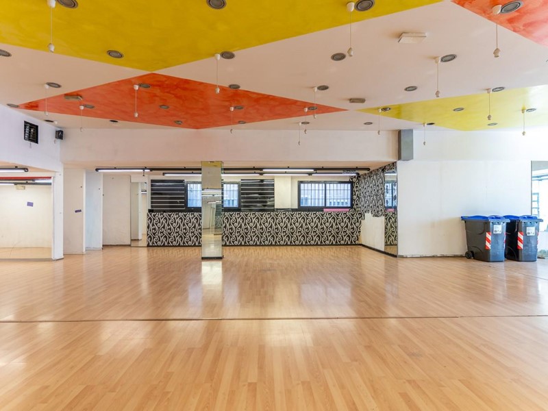 Immobile commerciale in Vendita a Santa Croce sull'Arno, 170'000€, 340 m²