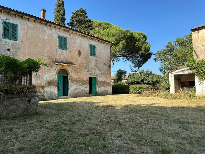 Casale in Vendita a Casciana Terme Lari, zona Perignano, 599'000€, 420 m², arredato