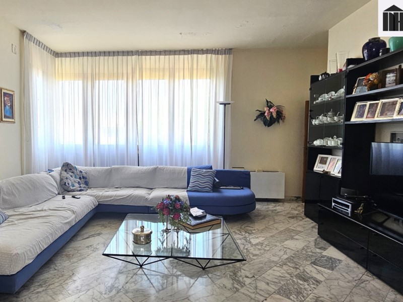 Attico in Vendita a Santa Croce sull'Arno, 125'000€, 128 m², con Box