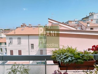 Quadrilocale in Vendita a Livorno, 175'000€, 75 m², arredato