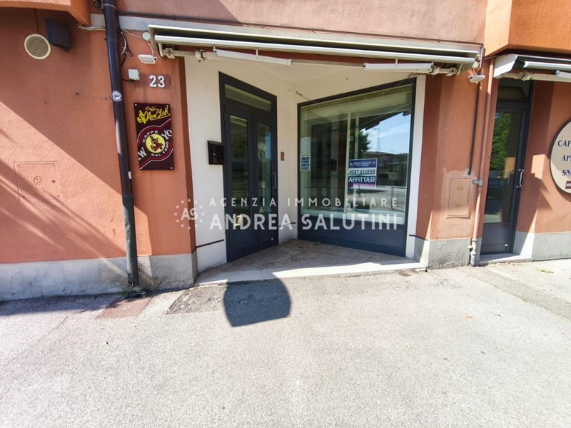 Immobile commerciale in Affitto a Pontedera, 1'200€, 130 m²