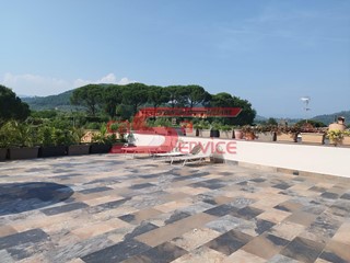 Attico in Vendita a Pieve a Nievole, 270'000&euro;, 100 m², arredato, con Box