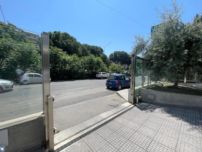 Negozio in Vendita a Palermo, 850'000€, 700 m²