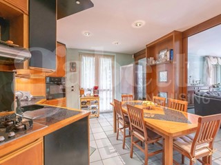 Villa bifamiliare in Vendita a San Raffaele Cimena, 530'000€, 400 m²