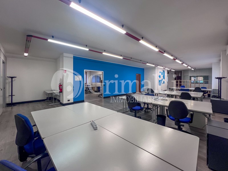 Ufficio in Affitto a Sesto San Giovanni, 2'500€, 300 m², arredato