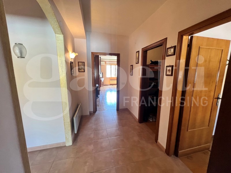 Appartamento in Vendita a Amantea, 220'000€, 270 m²