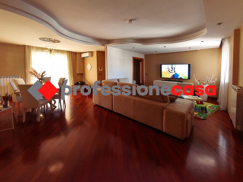 Quadrilocale in Vendita a San Nicola la Strada, 190'000€, 110 m²