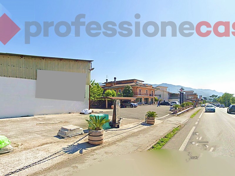 Capannone in Affitto a Piedimonte San Germano, 2'300€, 330 m²
