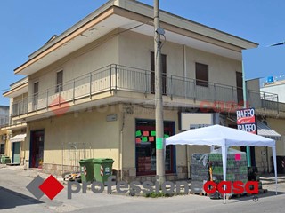 Negozio in Vendita a Taranto, 159'000€, 150 m²