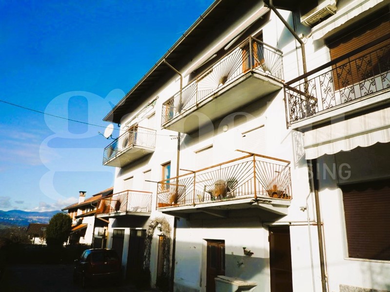 Quadrilocale in Vendita a Taino, 128'000&euro;, 150 m²