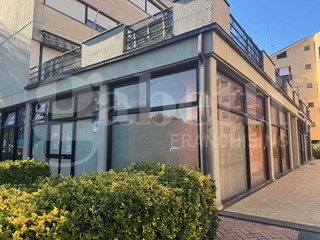 Negozio in Vendita a Orte, 80'000€, 60 m²