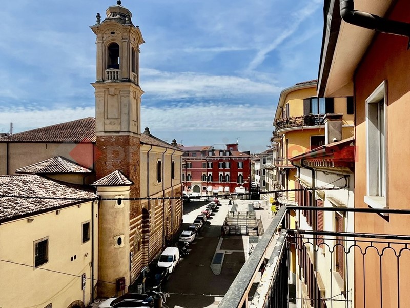 Appartamento in Vendita a Verona, 500'000€, 160 m²