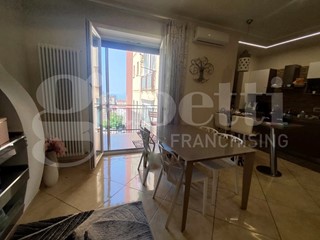 Trilocale in Vendita a Ercolano, 215'000€, 75 m²