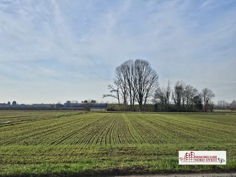 Terreno edificabile in Vendita a Corbetta, 38'000€, 8260 m²