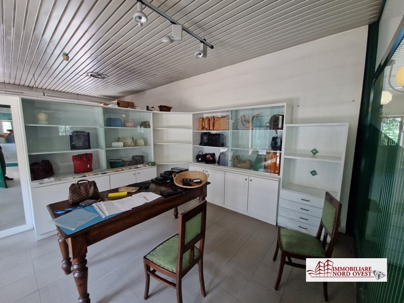 Negozio in Vendita a Corbetta, 83'000€, 50 m²