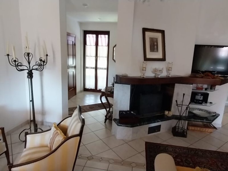 Casa Semi Indipendente in Vendita a Carrara, 318'000€, 160 m²