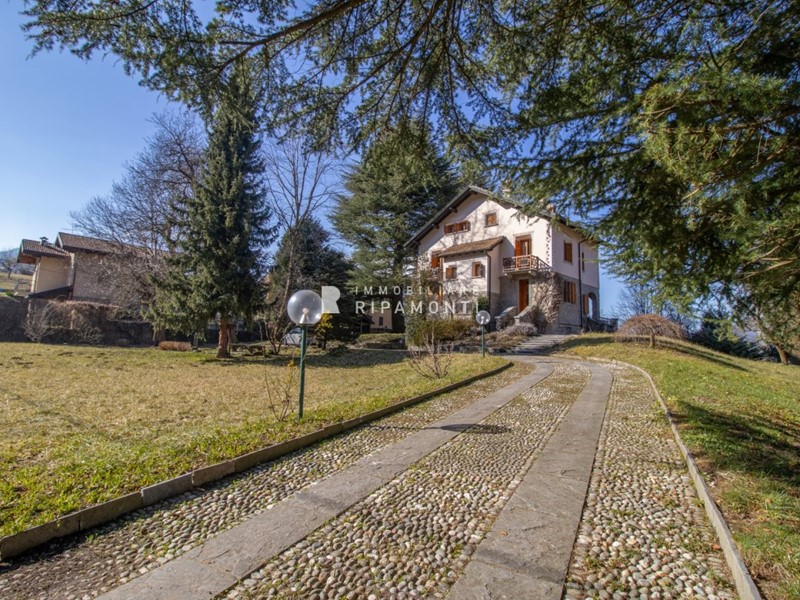 Villa in Vendita a Cremeno, 1'200'000&euro;, 350 m²