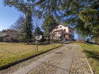 Villa in Vendita a Cremeno, 1'200'000€, 350 m²