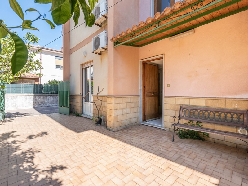 Villa in Vendita a Palermo, 330'000€, 119 m²