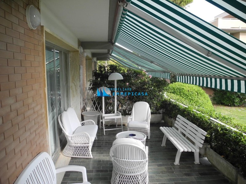 Villetta a schiera in Vendita a Montignoso, zona Cinquale, 750'000€, 170 m², arredato