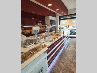 Attività commerciale in Vendita a Torino, 69'000€, 120 m²