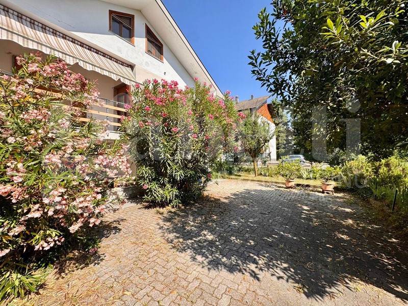 Villa in Vendita a Bruino, 309'000€, 300 m²