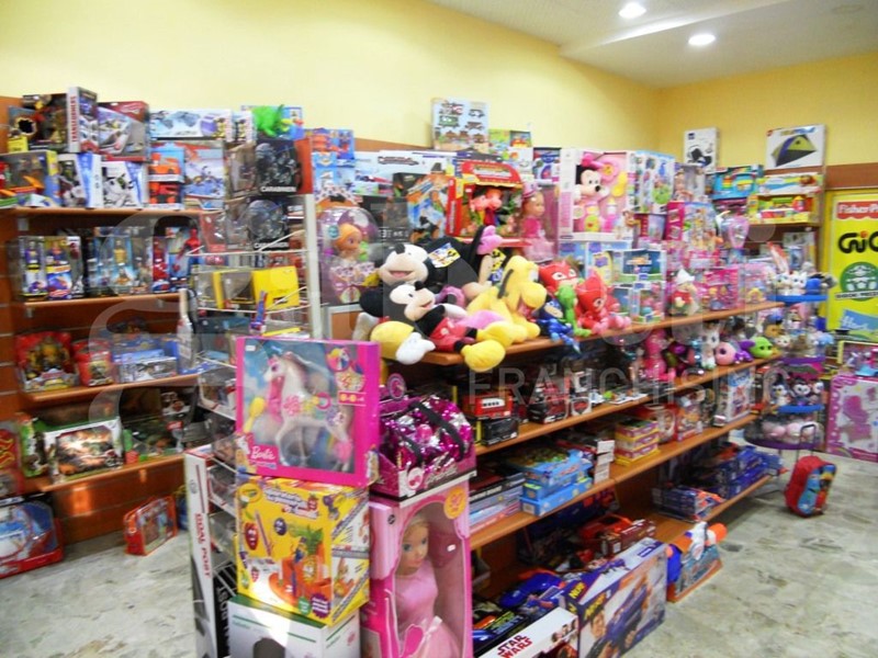 Negozio in Vendita a Sessa Aurunca, 150'000€, 45 m², arredato