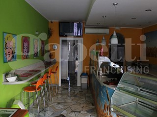 Negozio in Vendita a Canosa di Puglia, 69'000€, 67 m²