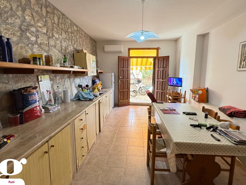 Trilocale in Vendita a Patti, 155'000€, 92 m², arredato