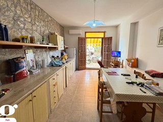 Trilocale in Vendita a Patti, 155'000€, 92 m², arredato