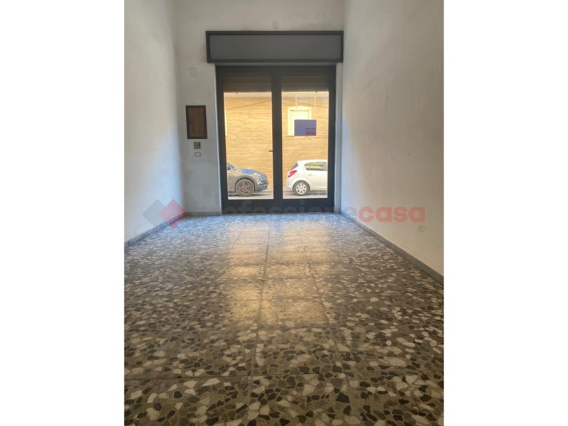 Ufficio in Affitto a Grottaglie, 430€, 70 m²