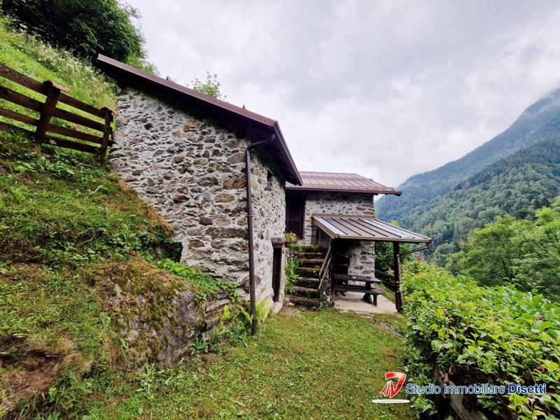 Casale in Vendita a Paisco Loveno, 65'000€, 80 m²