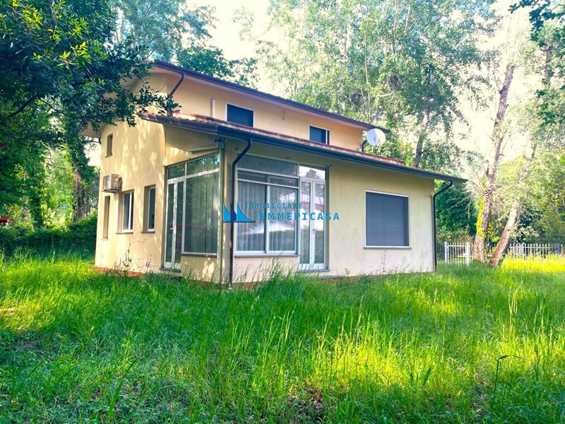 Casa Indipendente in Vendita a Massa, zona Poveromo, 600'000&euro;, 120 m², arredato