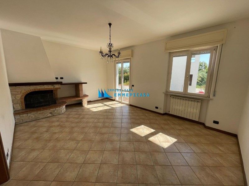 Casa Semi Indipendente in Vendita a Montignoso, zona Cervaiolo, 330'000€, 100 m², arredato