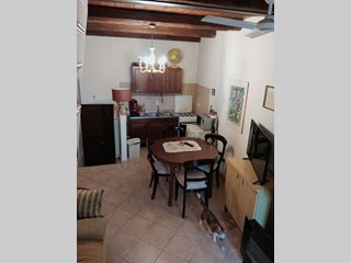 Trilocale in Vendita a Spoleto, zona vicinanze, 65'000€, 80 m², con Box