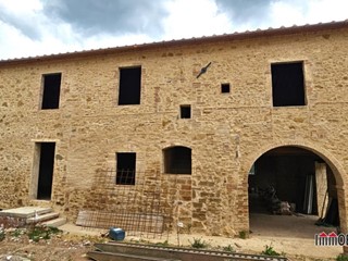 Villa in Vendita a Poggibonsi, 260'000€, 165 m²