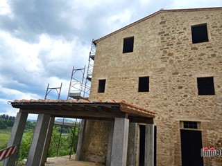 Villa in Vendita a Poggibonsi, 260'000€, 175 m²