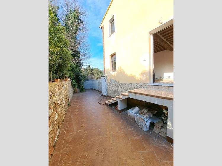 Casa Indipendente in Vendita a Vicopisano, zona San Giovanni Alla Vena, 100'000€, 70 m²