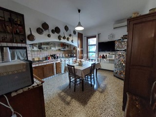 Quadrilocale in Vendita a Casciana Terme Lari, zona Casciana Terme, 110'000€, 100 m², arredato
