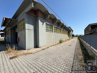 Capannone in Affitto a Empoli, zona Marcignana, 3'200&euro;, 550 m²