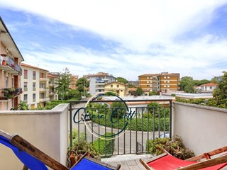 Quadrilocale in Vendita a Livorno, zona Ardenza, 285'000€, 85 m², con Box