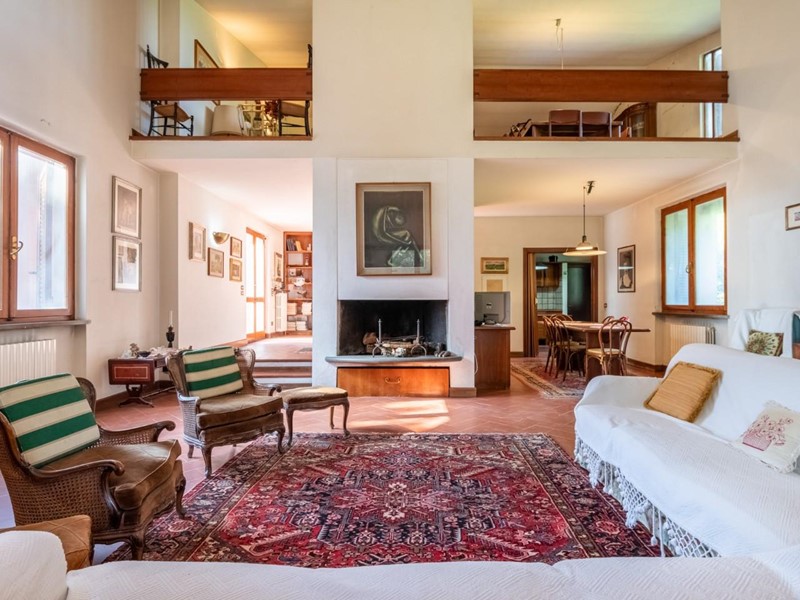 Villa in Vendita a Vicopisano, zona Cucigliana, 480'000€, 210 m², con Box