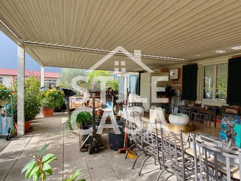 Attico in Vendita a Porcari, 480'000€, 150 m², arredato