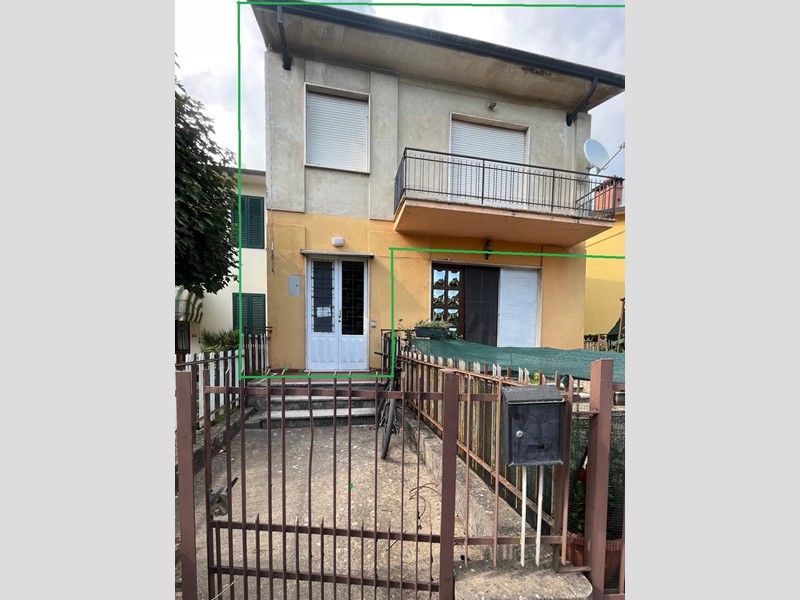 Appartamento in Vendita a Capannori, zona Colognora, 110'000€, 114 m², con Box
